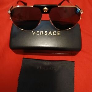 Model 2252 Giovani Versace luxury sunglasses Black and gold